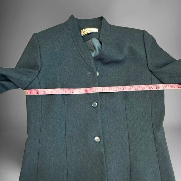 Travis Ayer’s suit set - Picture 3 of 7